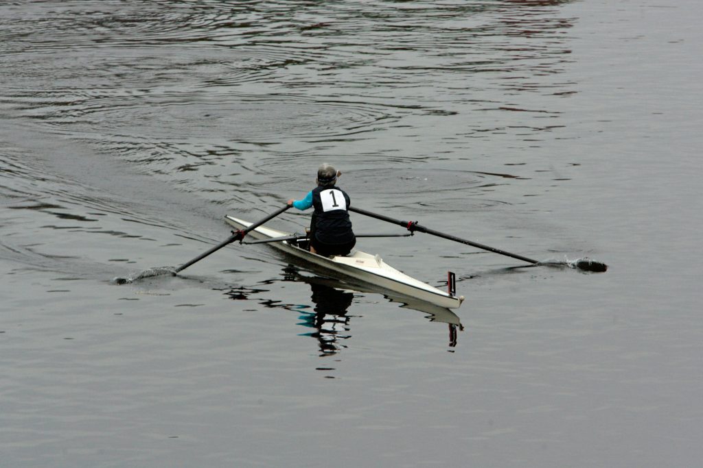 découvrez des séances d'aviron rapides et efficaces pour maximiser vos entraînements
